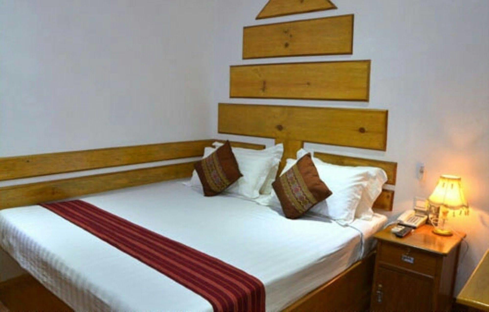 Myat Nan Taw Hotel لويكاو المظهر الخارجي الصورة