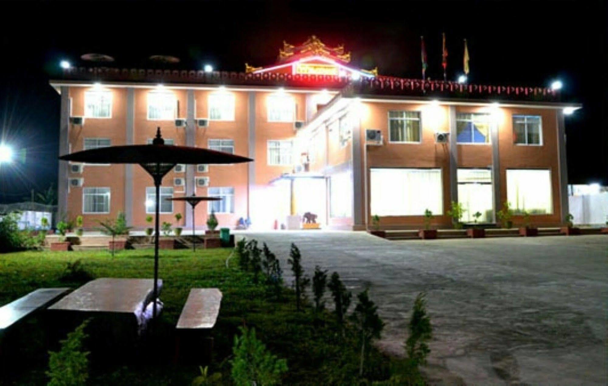 Myat Nan Taw Hotel لويكاو المظهر الخارجي الصورة
